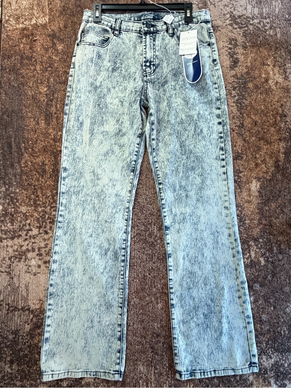 NWT DG2 by Diane Gilman Light Acid Wash Jeans #0093 - Picture 1 of 7